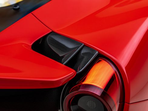 Used 2019 Ferrari 488 Pista Coupe RWD image 29