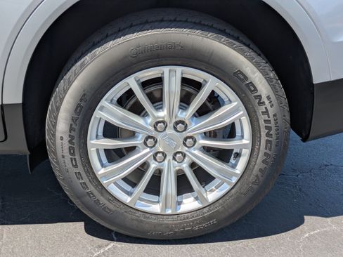 Used 2018 Cadillac XT5 Premium Luxury FWD image 10