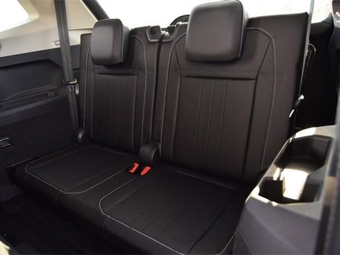 Certified 2023 Volkswagen Tiguan SE image 24