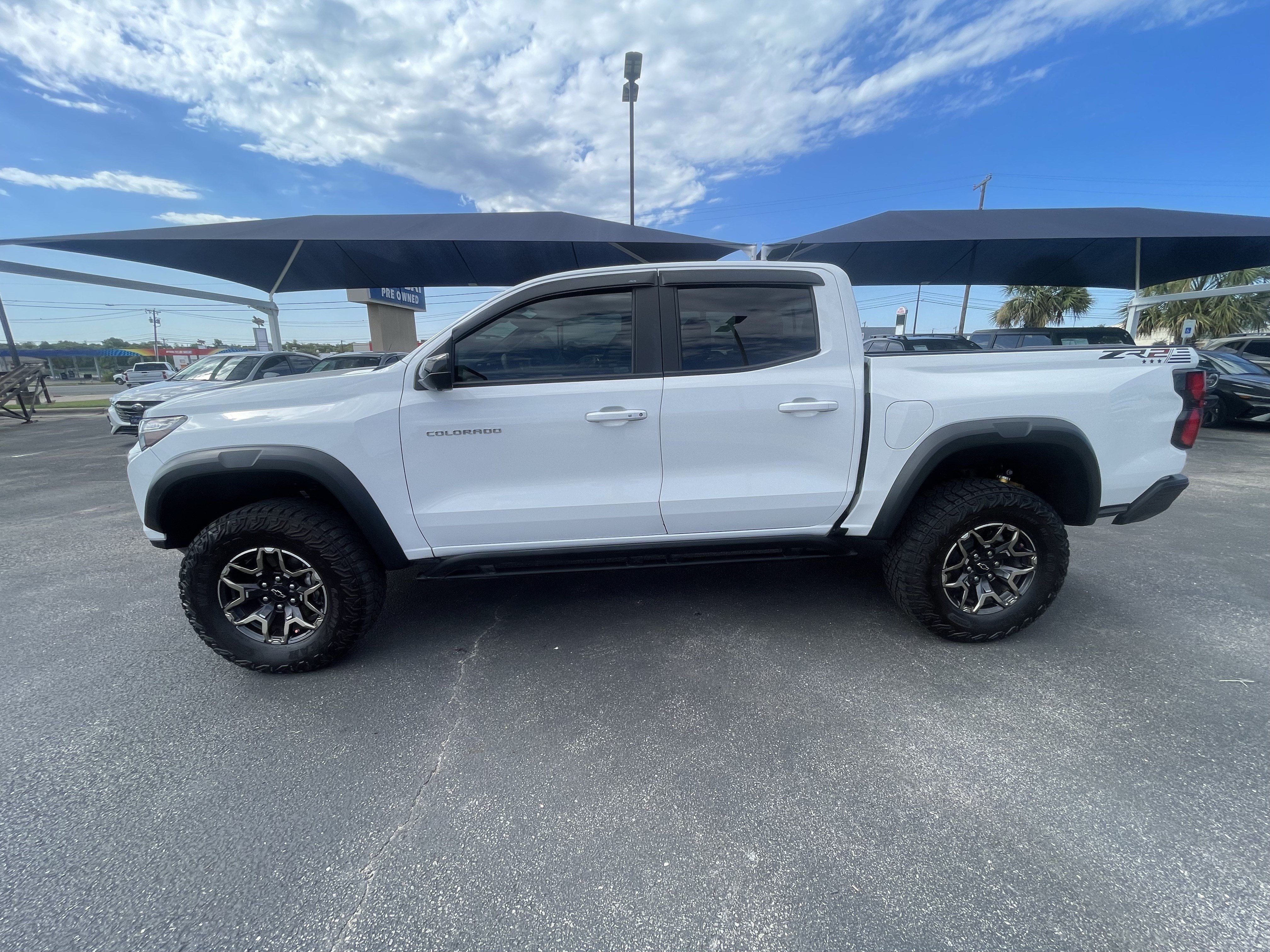 Used 2024 Chevrolet Colorado ZR2 w/ ZR2 Convenience Package III AWD/4WD image 4