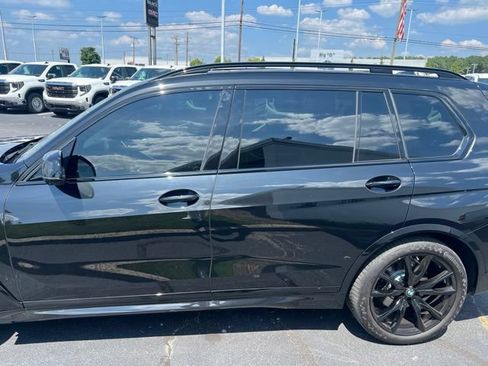 Used 2026 BMW X7 xDrive40i w/ M Sport Package AWD/4WD image 9