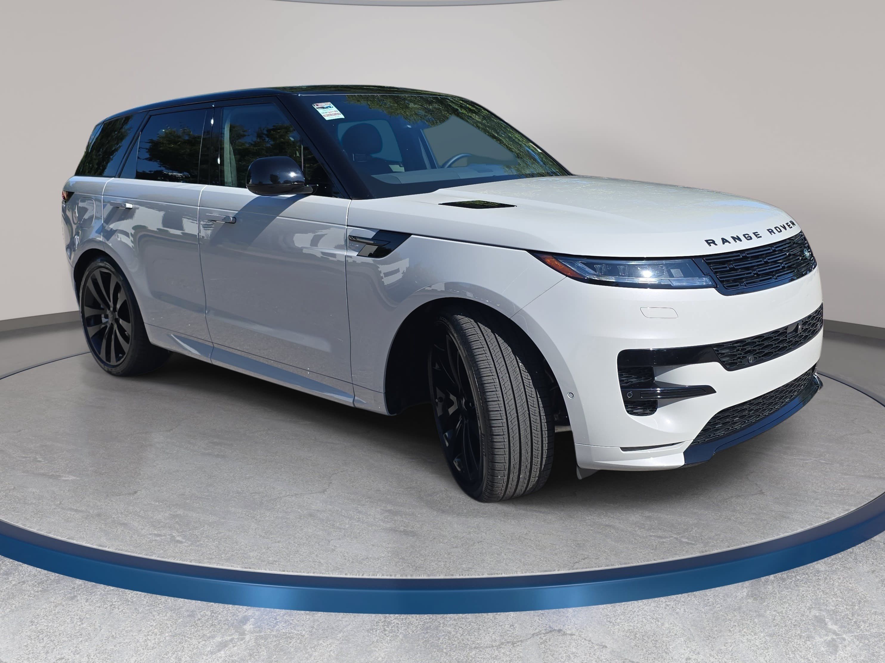 Used 2026 Land Rover Range Rover Sport Dynamic SE AWD/4WD image 3