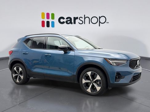 Used 2025 Volvo XC40 B5 Plus AWD/4WD image 7