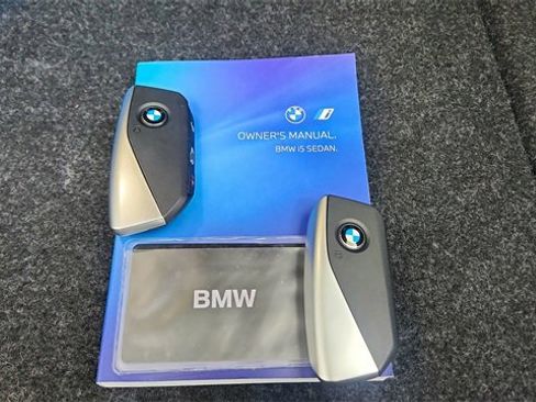 Used 2025 BMW i5 xDrive40 image 64