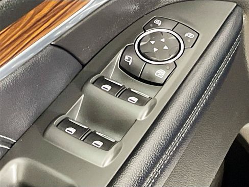 Used 2017 Ford Explorer Limited w/ Equipment Group 301A AWD/4WD image 22