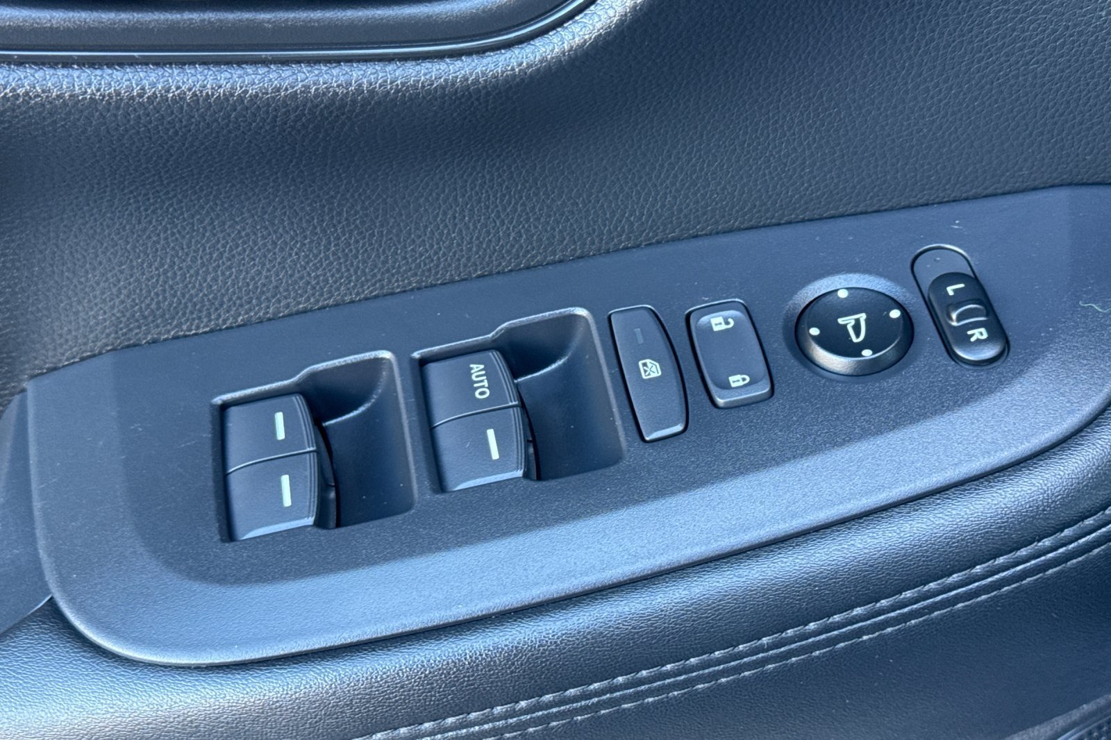 Used 2026 Honda HR-V LX image 17