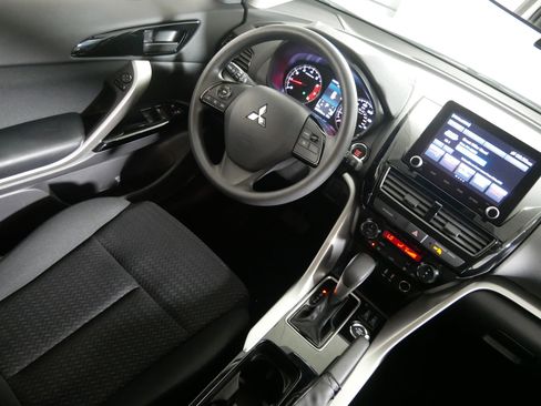 Used 2025 Mitsubishi Eclipse Cross LE AWD/4WD image 9