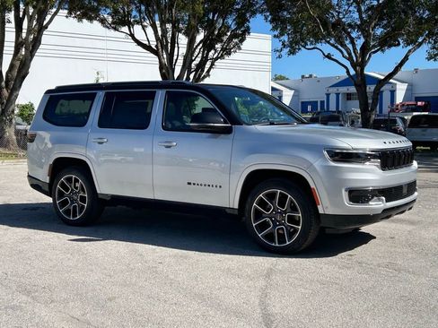 New 2025 Jeep Wagoneer Series III w/ Quick Order Package 25C Super image 3