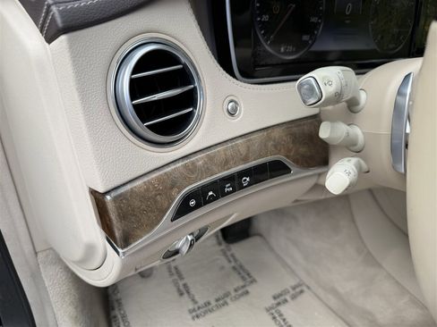 Used 2015 Mercedes-Benz S 550 4MATIC Sedan w/ Premium 1 Package image 18