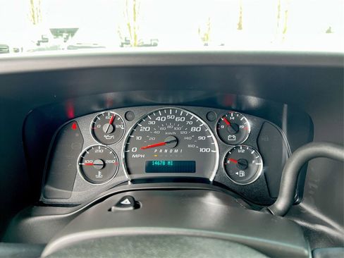 Used 2022 GMC Savana 2500 w/ Driver Convenience Package image 11