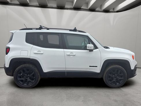 Used 2017 Jeep Renegade Altitude AWD/4WD image 6