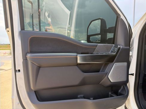 Used 2023 Ford F250 Platinum AWD/4WD image 14