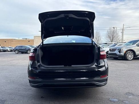 Used 2022 Volkswagen Jetta Sport image 6