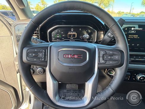 Used 2025 GMC Sierra 1500 SLE image 16