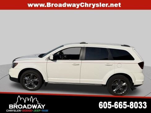 Used 2017 Dodge Journey Crossroad w/ Rear Seat Video Group I AWD/4WD image 4