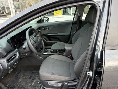 Used 2025 Kia K4 LXS image 25