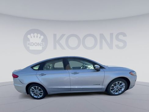 Used 2019 Ford Fusion SE FWD image 12