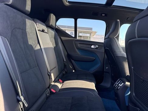 Used 2023 Volvo XC40 Recharge Ultimate AWD/4WD image 38