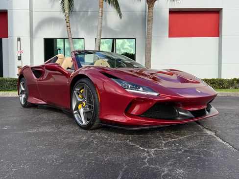 Used 2023 Ferrari F8 Tributo image 5