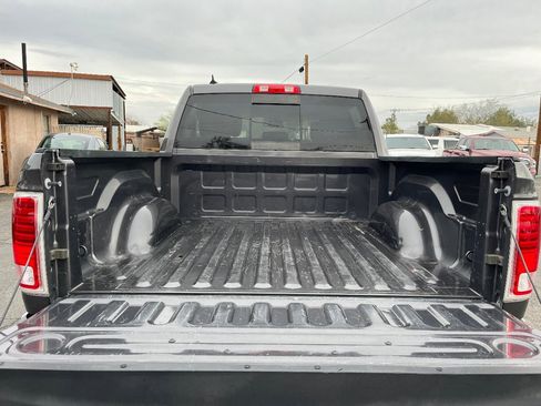 Used 2017 RAM 1500 Laramie image 30