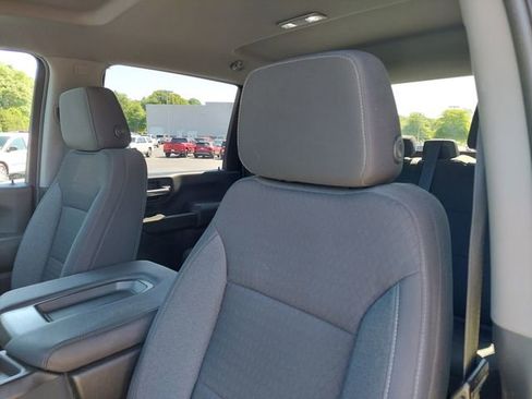 Used 2022 Chevrolet Silverado 2500 Custom w/ Custom Value Package AWD/4WD image 6