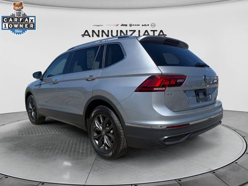 Used 2024 Volkswagen Tiguan SE FWD image 3