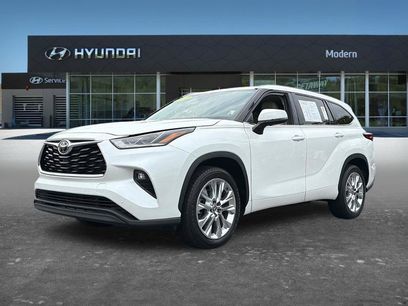 Used 2022 Toyota Highlander Limited