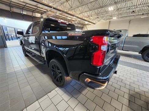 Used 2024 Chevrolet Silverado 1500 LT Trail Boss w/ Convenience Package II AWD/4WD image 6