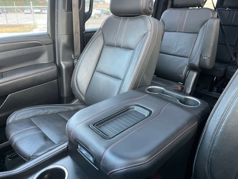 Used 2021 Chevrolet Suburban RST w/ Luxury Package image 32