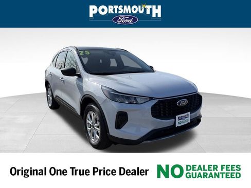 Used 2025 Ford Escape Active w/ Active Premium Tech Pack image 1