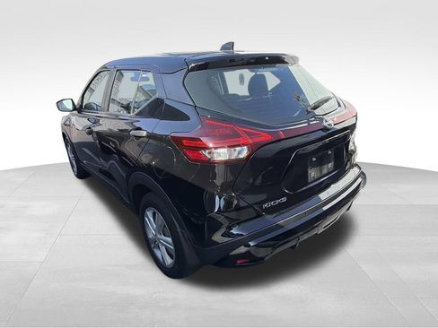 Used 2023 Nissan Kicks S FWD image 4
