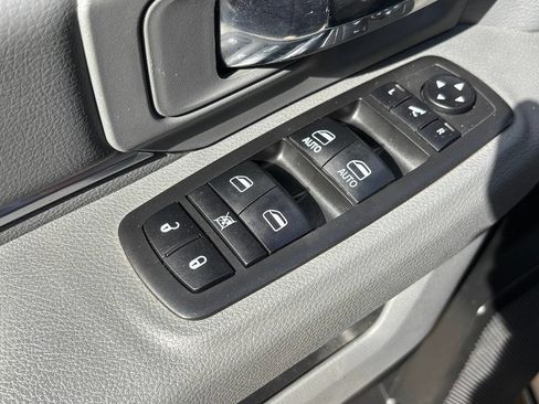 Used 2018 RAM 1500 Lone Star image 32