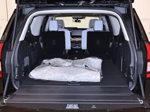 New 2026 Ford Expedition Max Platinum w/ Platinum Ultimate Package AWD/4WD image 42