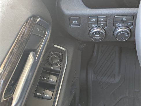 New 2026 GMC Sierra 1500 SLE w/ X31 Off-Road Package AWD/4WD image 22