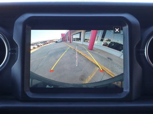 Used 2021 Jeep Wrangler Unlimited Sahara w/ Safety Group image 12