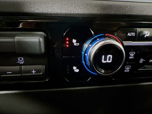 Used 2025 GMC Sierra 1500 SLT image 20