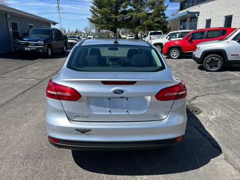 Used 2017 Ford Focus SE image 4