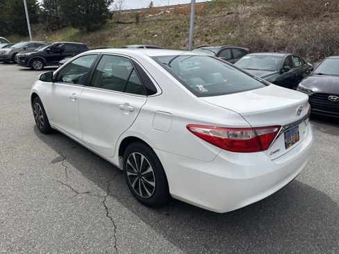 Used 2015 Toyota Camry LE FWD image 2