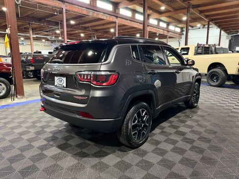 Used 2019 Jeep Compass Trailhawk image 5