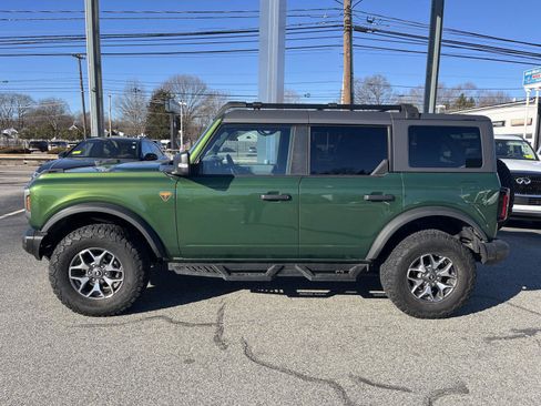 Used 2023 Ford Bronco Badlands image 7