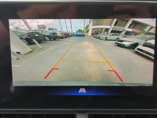 Used 2025 Chevrolet Trax LT w/ LT Convenience Package FWD image 17
