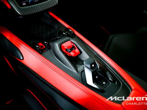 Used 2024 Lamborghini Revuelto image 15