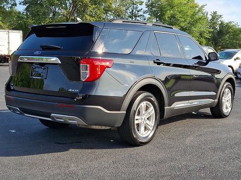 Used 2023 Ford Explorer XLT w/ Equipment Group 202A AWD/4WD image 9