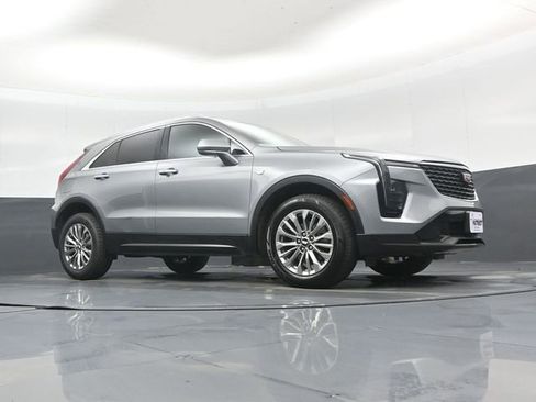 Used 2024 Cadillac XT4 Premium Luxury image 38
