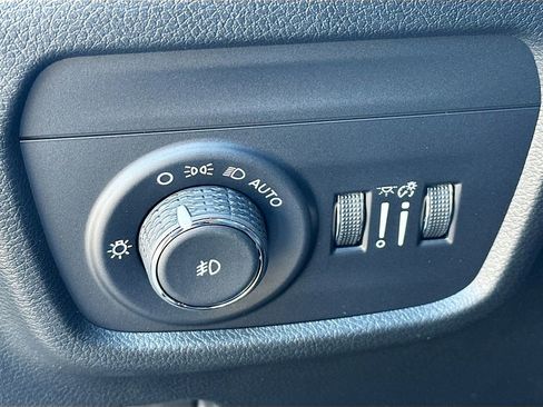 New 2025 Jeep Grand Cherokee Overland w/ Luxury Tech Group IV AWD/4WD image 10