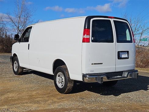 Used 2024 Chevrolet Express 2500 w/ Driver Convenience Package image 5