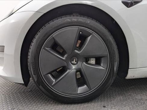 Used 2023 Tesla Model 3 Standard Range image 27