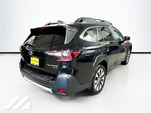 Used 2023 Subaru Outback Limited XT image 5
