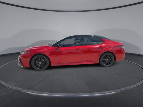 Used 2022 Toyota Camry XSE w/ Navigation Package image 5