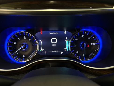 Used 2022 Chrysler Pacifica Limited image 13